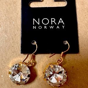 Nora Norway super sparkling earrings lightweight nwt perfect for any occasions